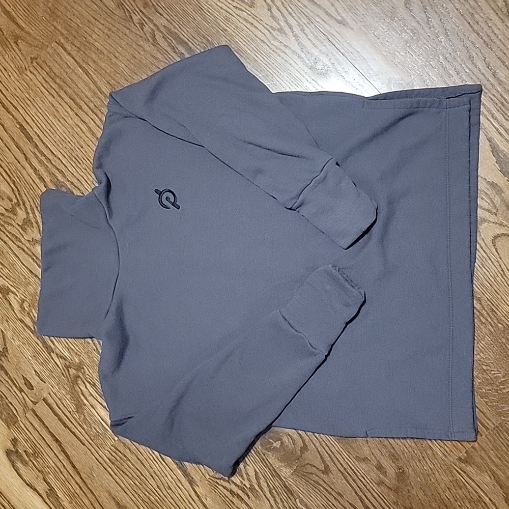Peloton Funnel Neck pullover size Small